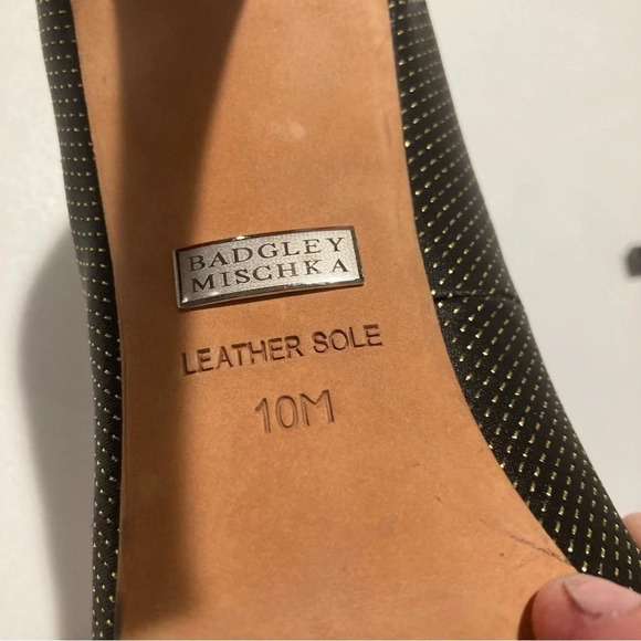 BADGLEY MISCHKA Sz 10 Jewelled Diamond Toe Cap Gold Specs 5”  Heels Pumps - Picture 12 of 13